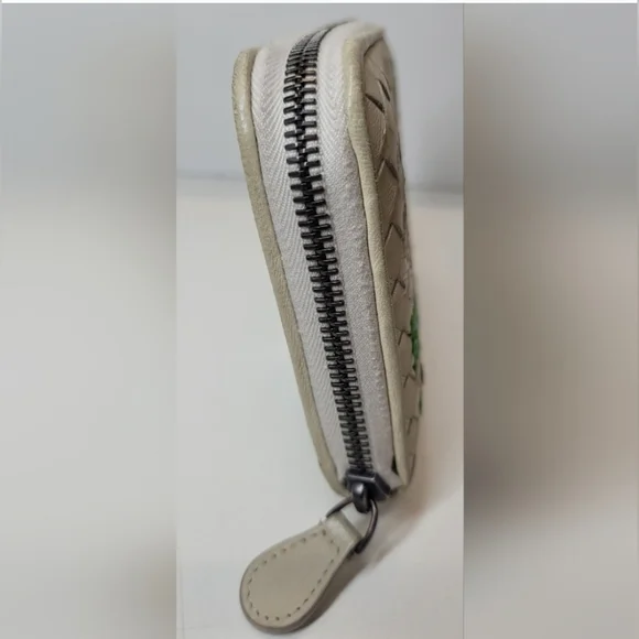 Bottega Veneta White Leather Embroidered Long Zippy Wallet - Picture 7 of 11